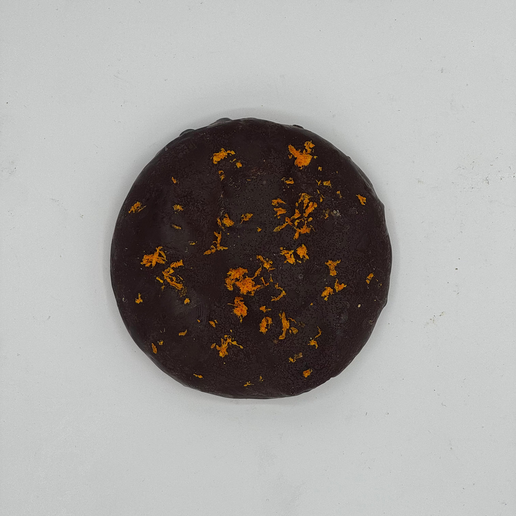Cookie au Miel de châtaignier, gingembre, chocolat noir & copeaux d’orange