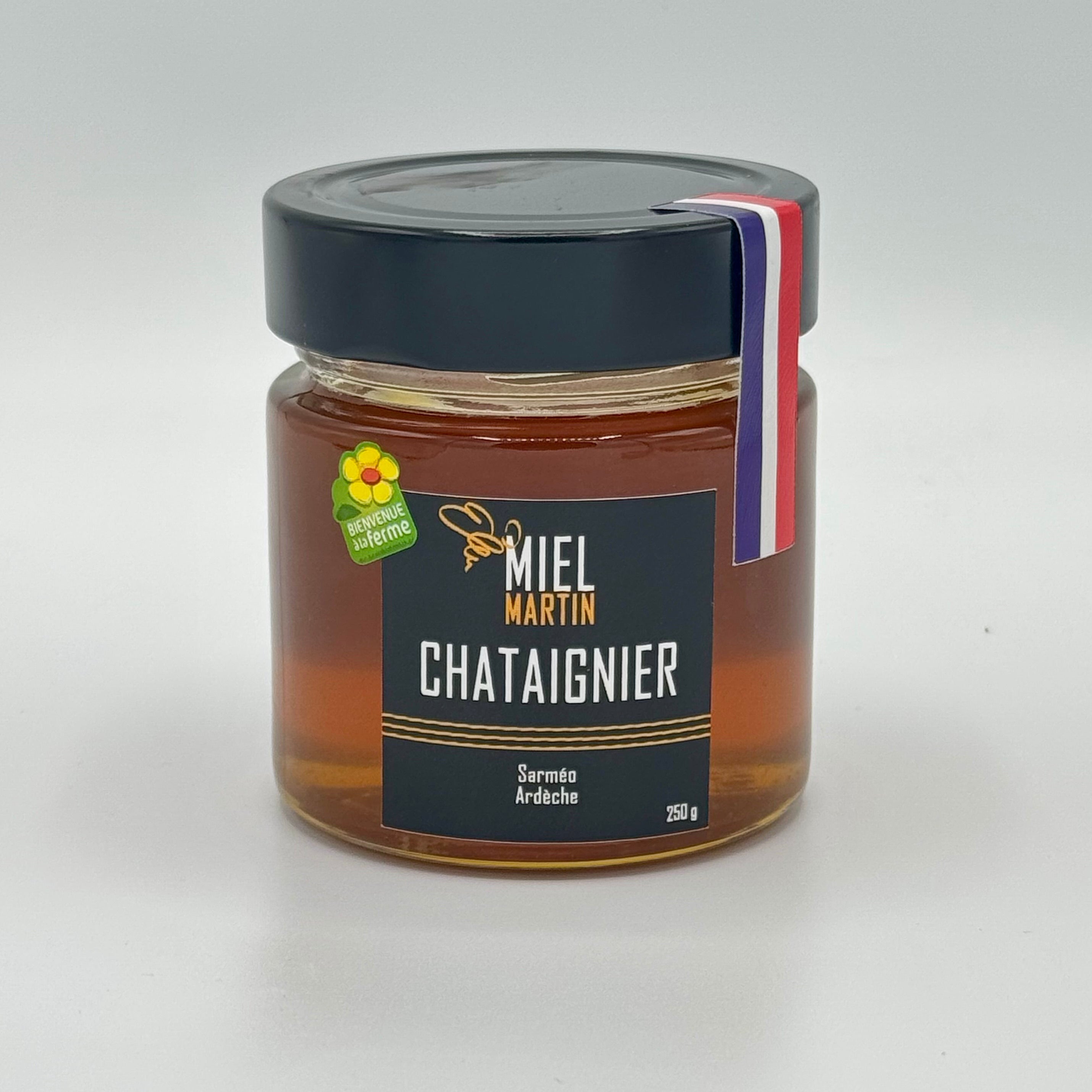 Pot de miel de châtaignier français à la saveur boisée et légèrement amère.